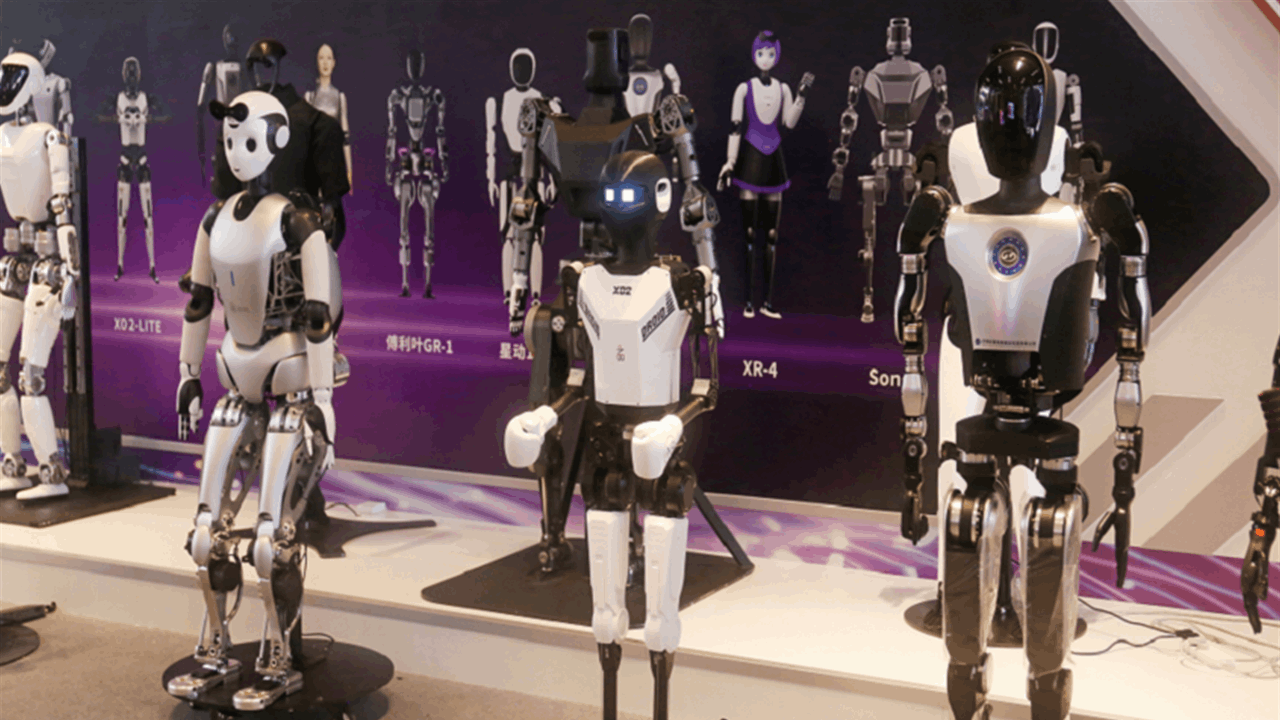 الصين-تطور-روبوتات-بملامح-الوجوه-البشرية.png