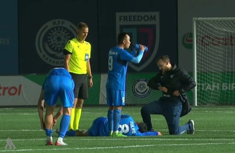 وفاة-لاعب-عمره-19-عاماً-بعد-مباراة-في-الدوري-الكازاخستاني.jpg