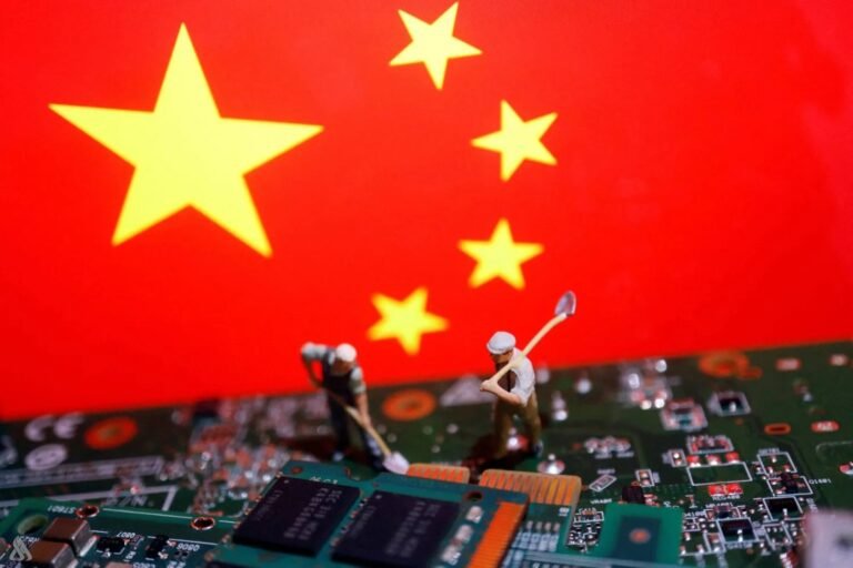 الولايات-المتحدة-تنتقد-سياسات-الصين-غير-العادلة-في-صناعة-أشباه.jpg