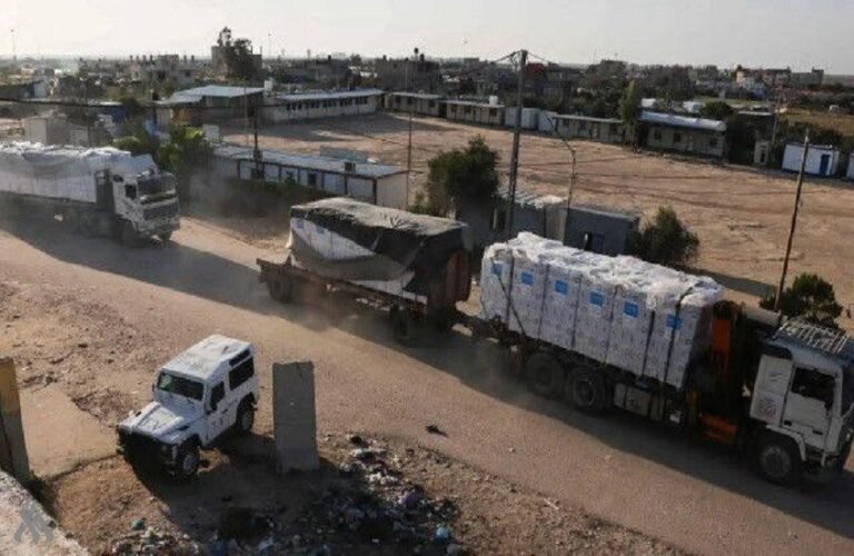 الهلال-الأحمر-الفلسطيني-يسيّر-9-شاحنات-من-الضفة-الغربية-إلى.jpg