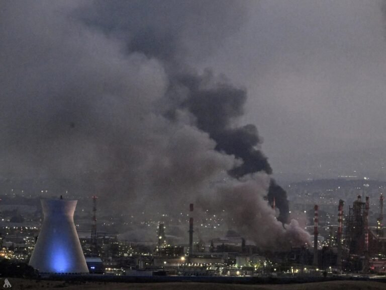 الجيش-الإيراني-استهدفنا-مصفاة-النفط-والغاز-ومخازن-الوقود-في-حيفا.jpg