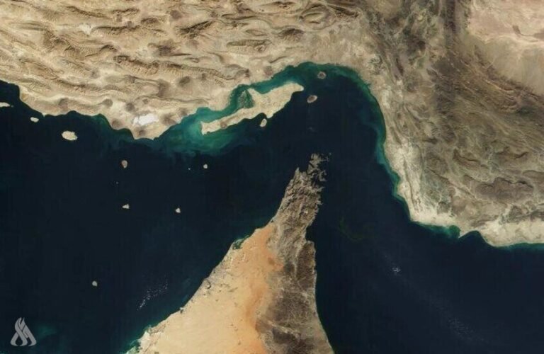 توقف-حركة-السفن-في-مضيق-هرمز-إلى-حد-كبير.jpg